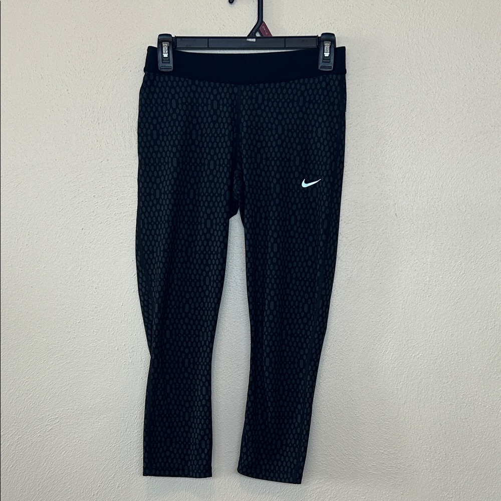 Nike Women’s Dri Fit Black Geometric Capri Leggings Size S